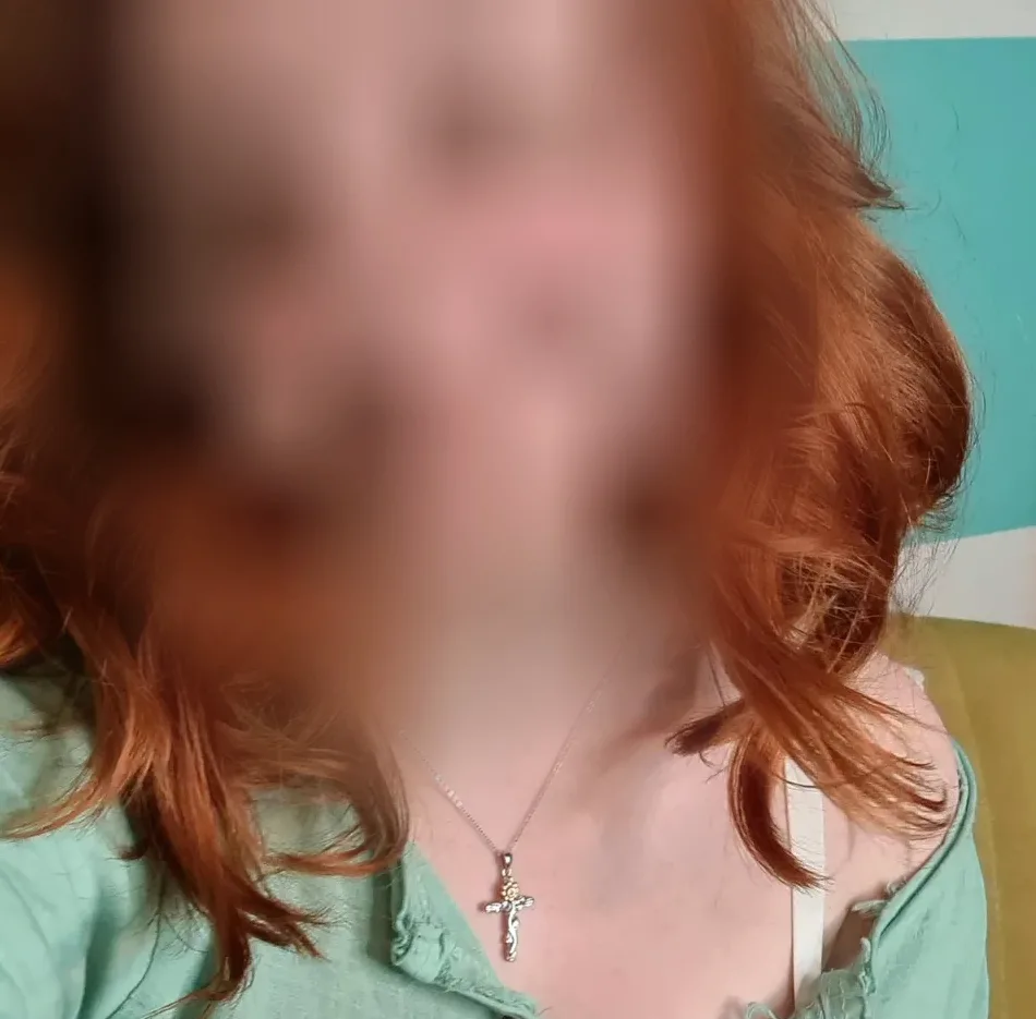 Elena, 23