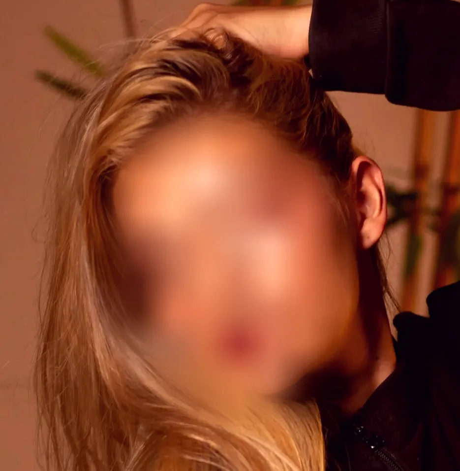 Hanna, 25