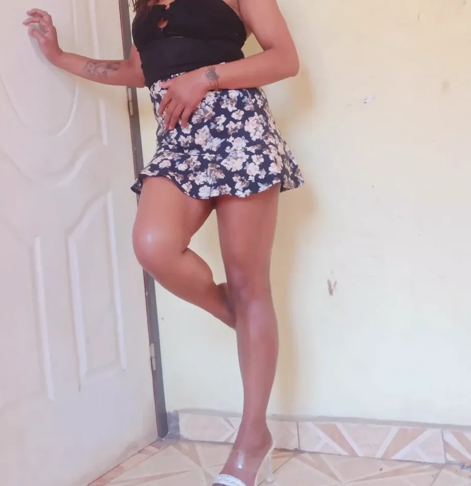 Luisa, 27