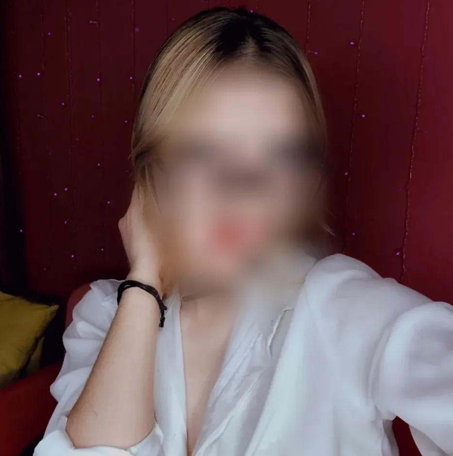 Melina, 22