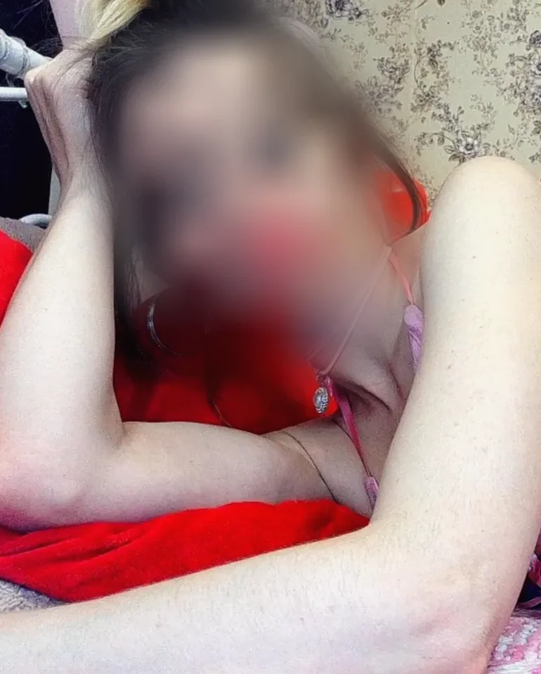 Zeynep, 29